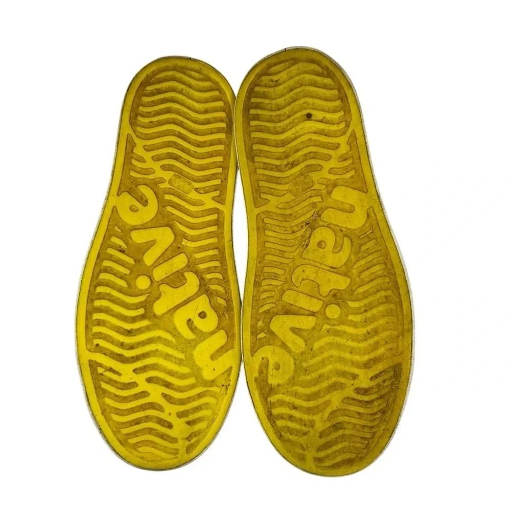 Native‎ Jefferson Yellow shoes. Size J4